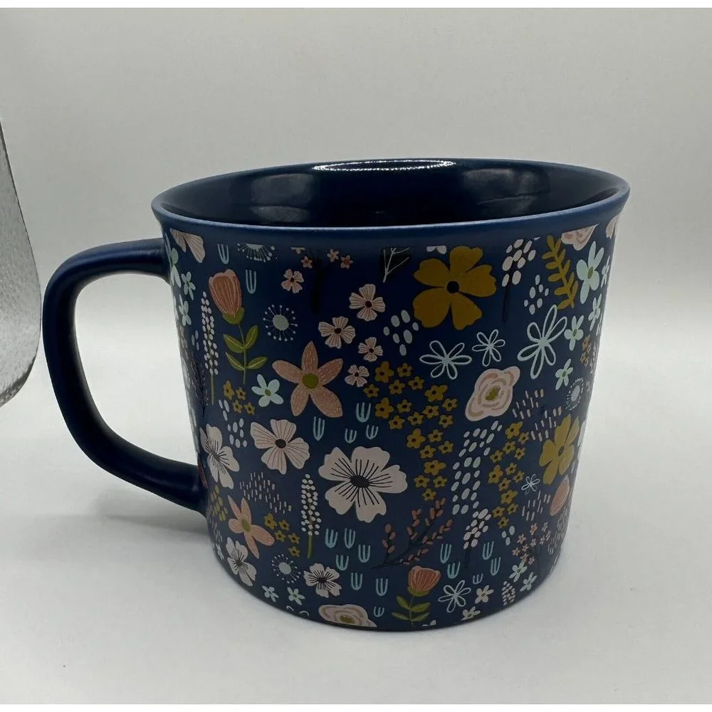 Primo Designs Blue Floral Coffee Tea‎ Mug, Vintage Flower Bouquet
